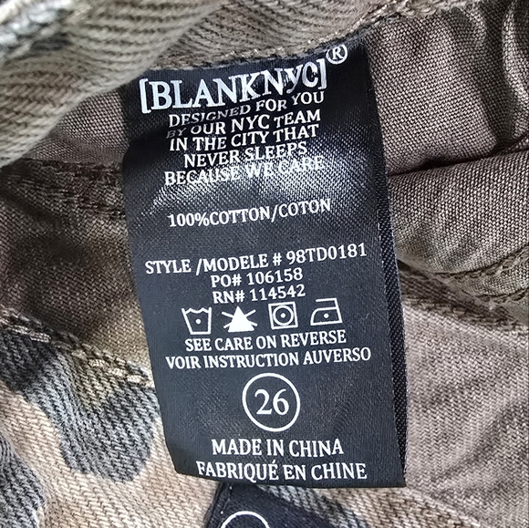 BLANK NYC | 100% COTTON FADED LEOPARD LIGHTLY DISTRESSED DENIM MINI SKIRT - Picture 14 of 16